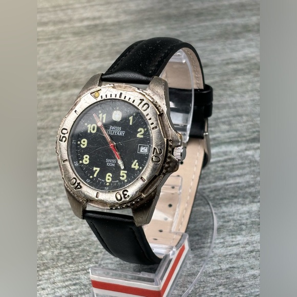 Swiss Military 100 WR Analog Leather Band Wrist Adult Watch 095-0489 Date Works - Picture 2 of 16